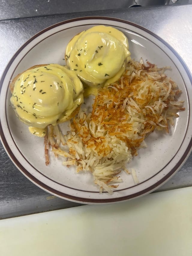 Classic Eggs Benefict.